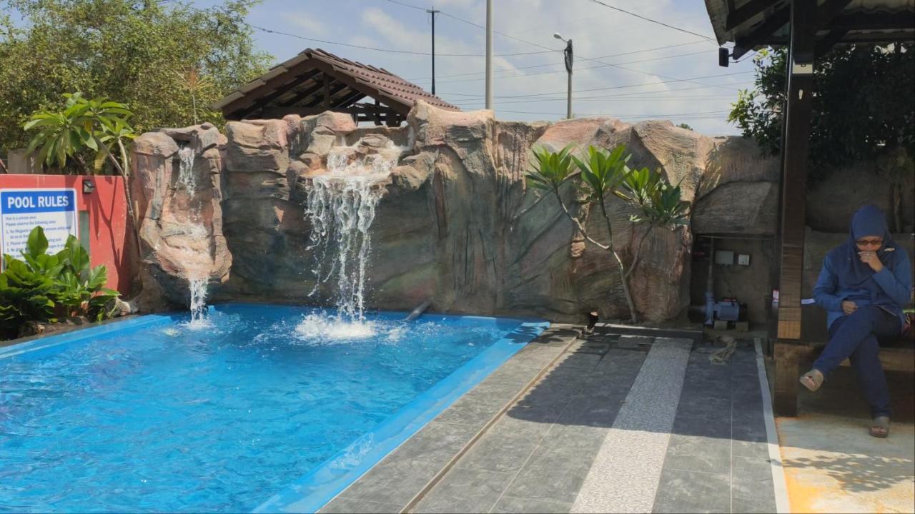 Roemahkoe Holidayhome Малакка Экстерьер фото
