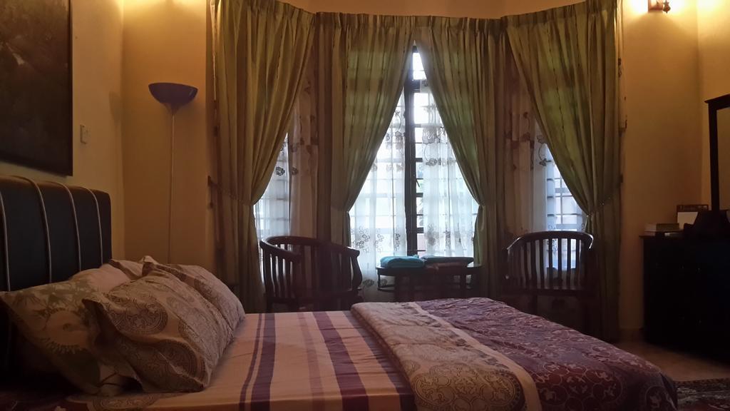Roemahkoe Holidayhome Малакка Экстерьер фото